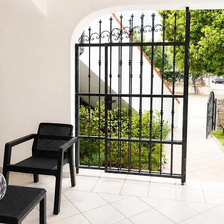 Casa Marisella * سان تيودورو